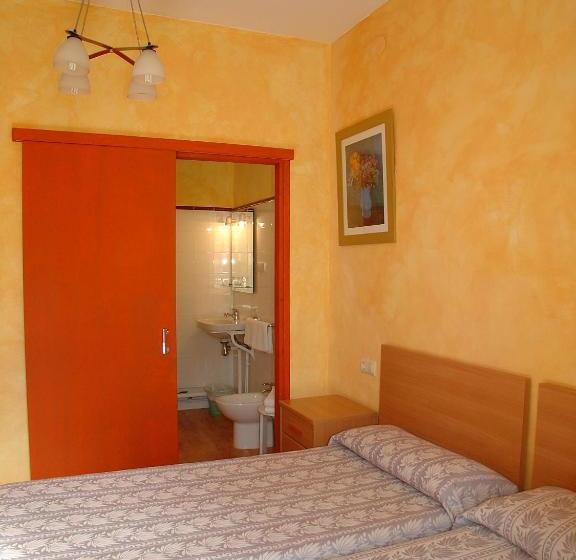 Pensão Hostal Adarnius