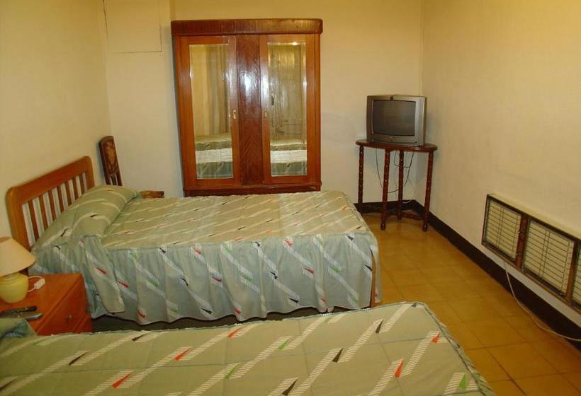 Pensão Hostal Adarnius