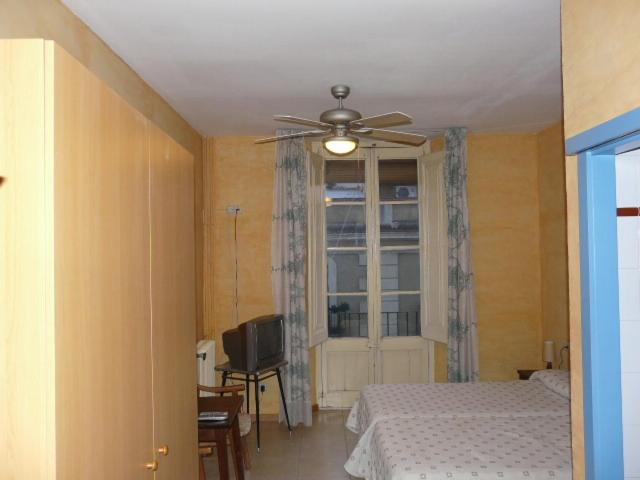 Pensão Hostal Adarnius