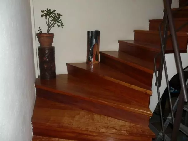 پانسیون Hostal Adarnius