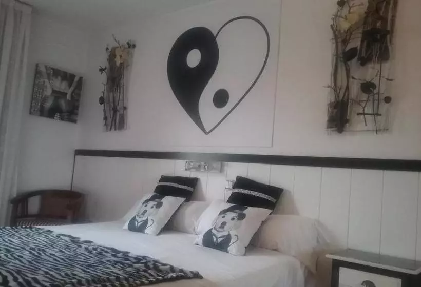 ペンション Hostal La Carretera