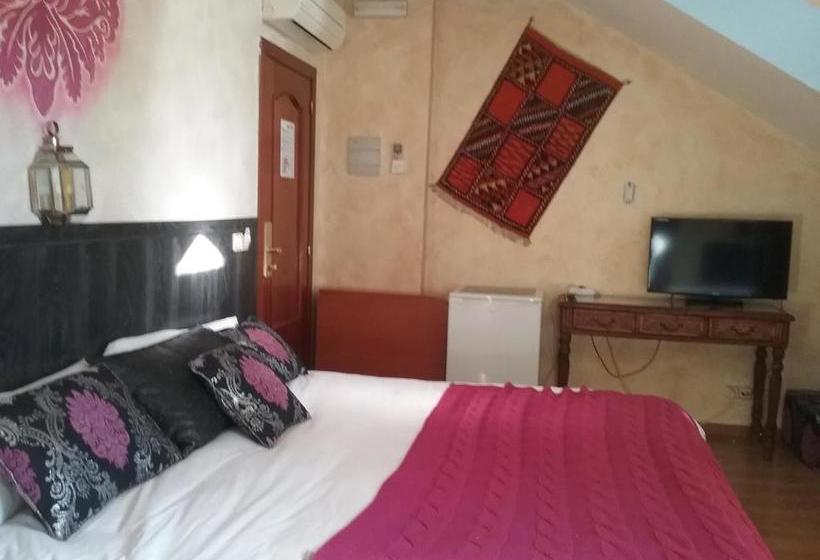 پانسیون Hostal La Carretera