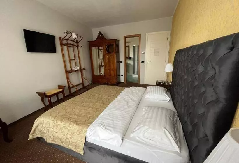 پانسیون Trattoria Al Gallo