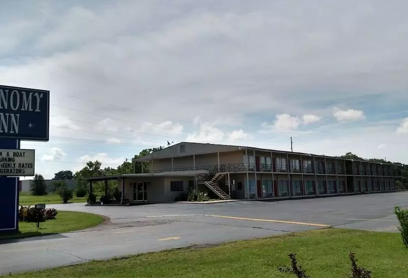 Retkeilymaja Economy Inn