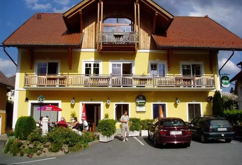 Retkeilymaja Gasthaus Zum Fuchs   Familie Andrä