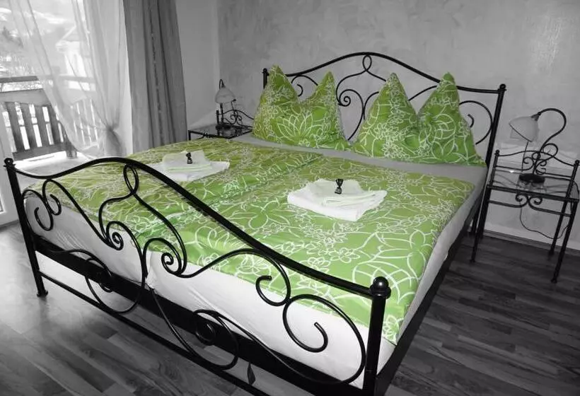 Retkeilymaja Gasthaus Zum Fuchs   Familie Andrä