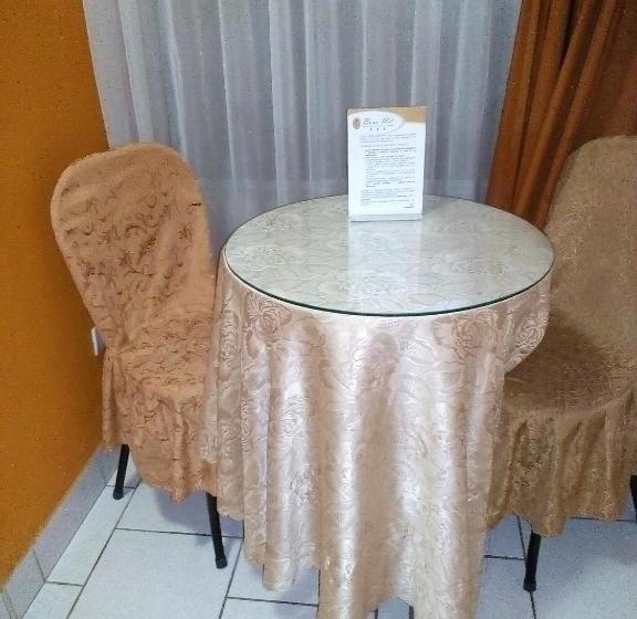 호스텔 Hostal Bona Nit