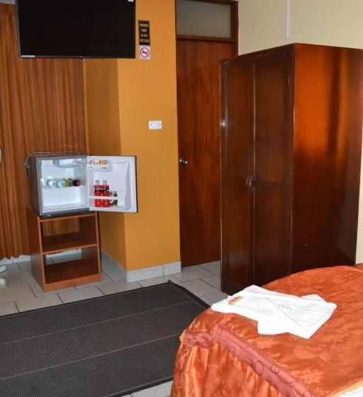 호스텔 Hostal Bona Nit