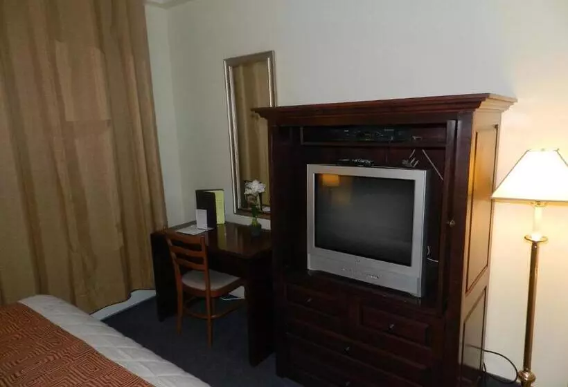 L'auberge De L'aeroport Inn