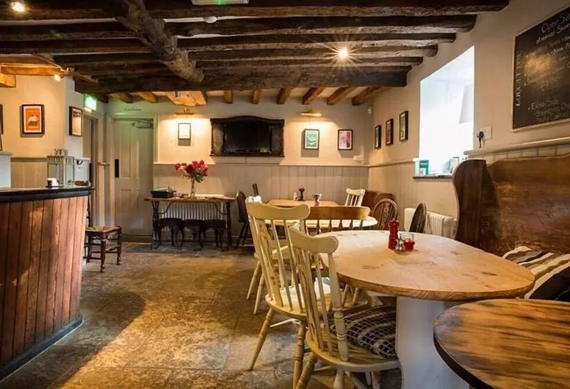 ユースホステル The Fleur De Lys