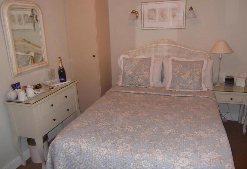 بنسيون Courtland