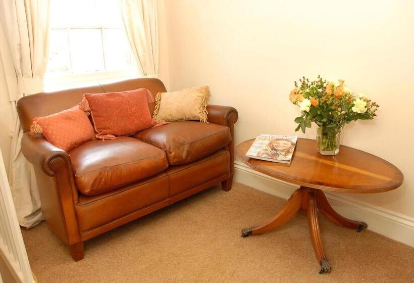 بنسيون Courtland