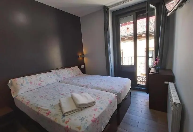 پانسیون Hostal Corazón De Madrid