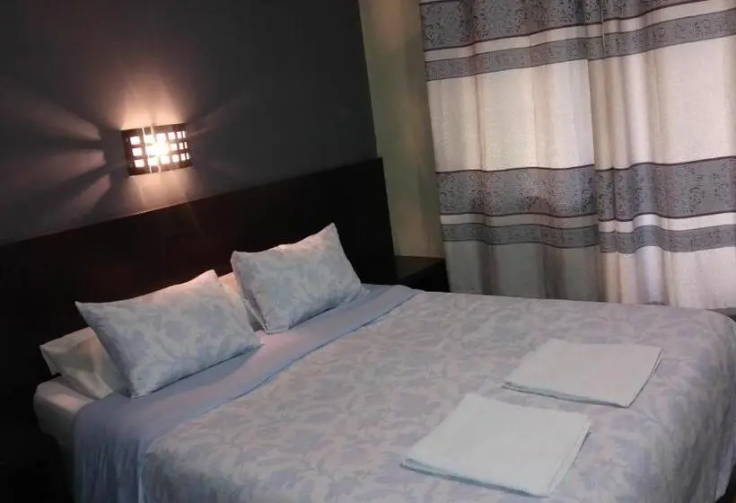 پانسیون Hostal Corazón De Madrid