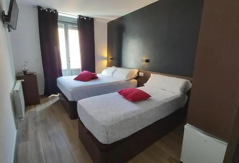 پانسیون Hostal Corazón De Madrid