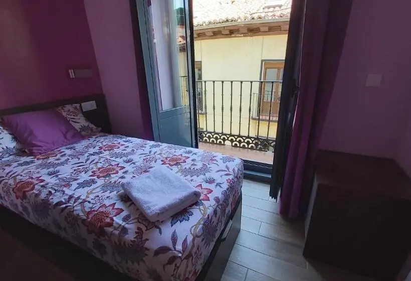 پانسیون Hostal Corazón De Madrid