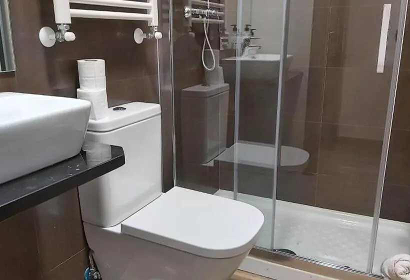 پانسیون Hostal Corazón De Madrid