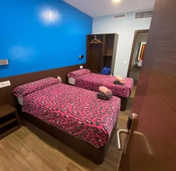 پانسیون Hostal Corazón De Madrid