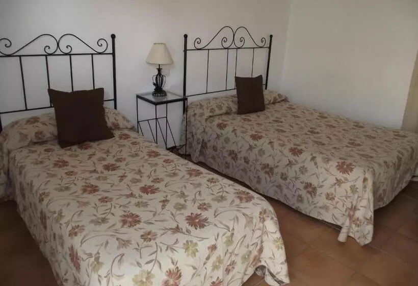 Majatalo Hostal El Canario