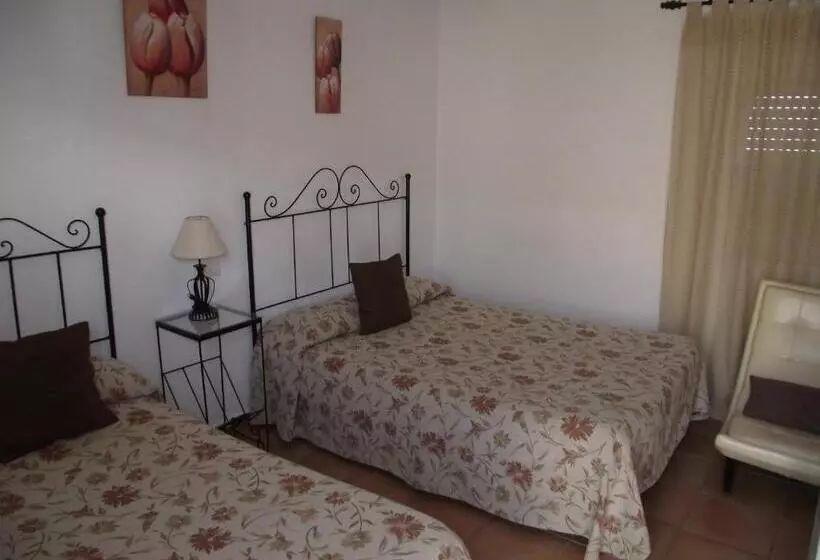 Majatalo Hostal El Canario