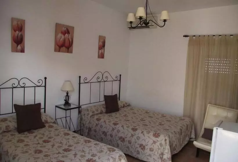 Majatalo Hostal El Canario