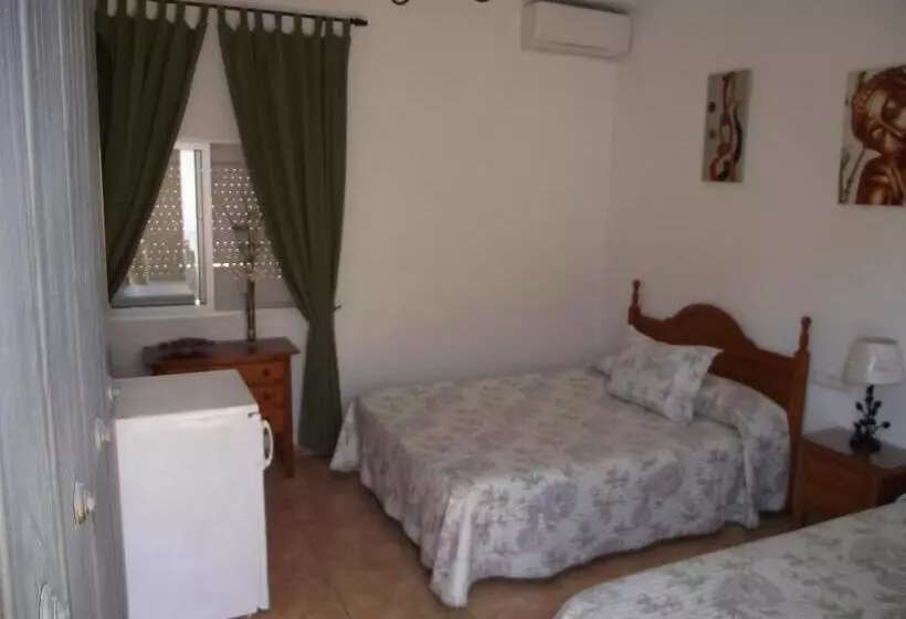 Majatalo Hostal El Canario