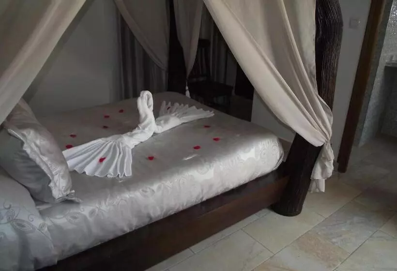 Majatalo Hostal El Canario