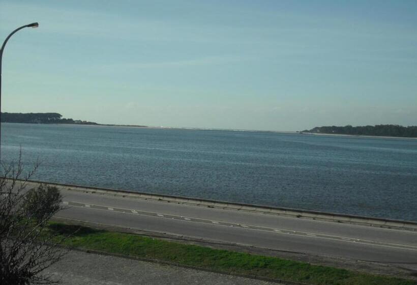 پانسیون Muralha De Caminha