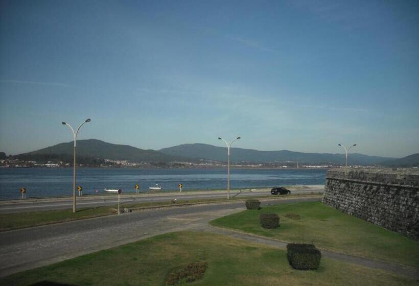 پانسیون Muralha De Caminha