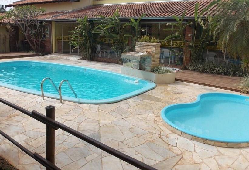 پانسیون Pousada Aldeia Das Flores