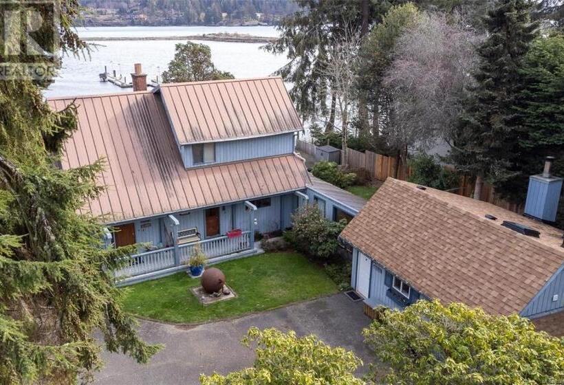 Pansiyon Salty Towers Ocean Front Cottages