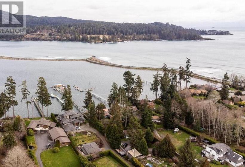 Pansiyon Salty Towers Ocean Front Cottages