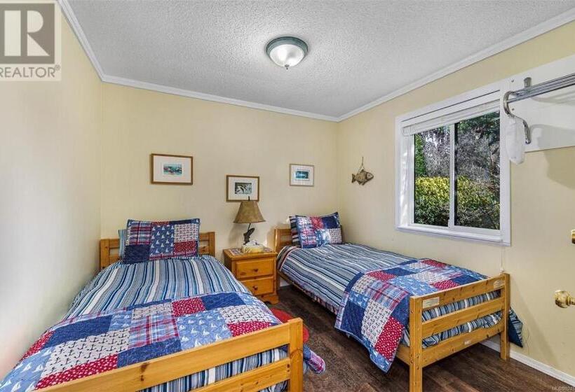 Pansiyon Salty Towers Ocean Front Cottages