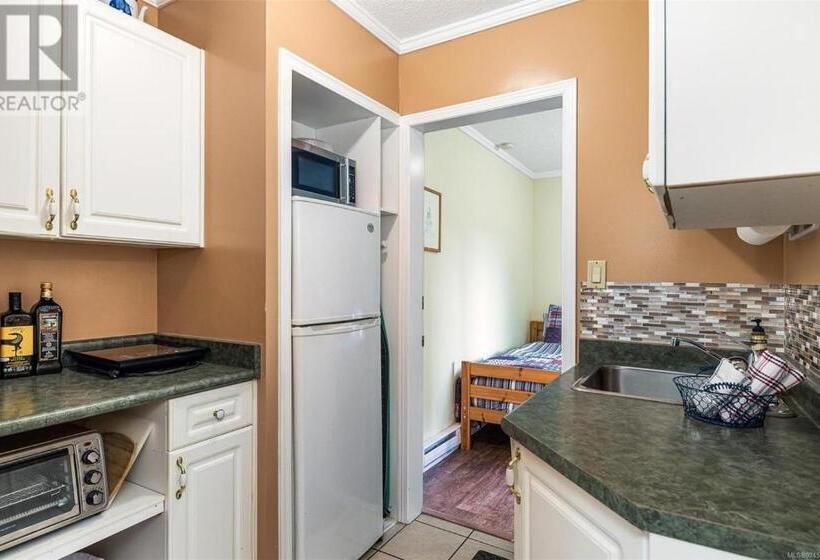 Pansiyon Salty Towers Ocean Front Cottages