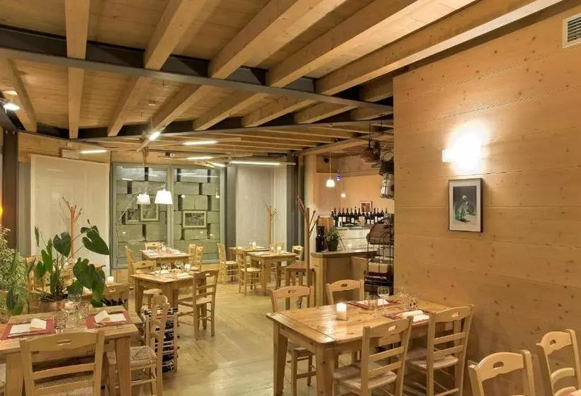 ユースホステル Locanda Tana De 'l Ors