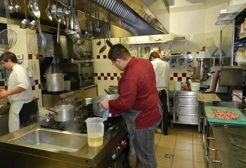 ユースホステル Locanda Tana De 'l Ors