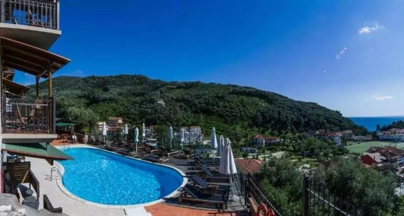 Enetiko Resort