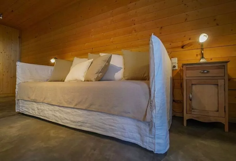 Enetiko Resort