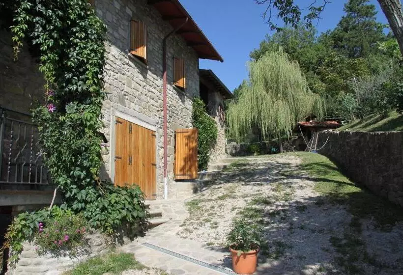 Hotelli Agriturismo Podere Fiume