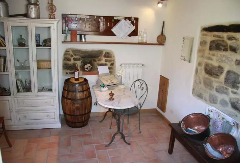 Hotelli Agriturismo Podere Fiume