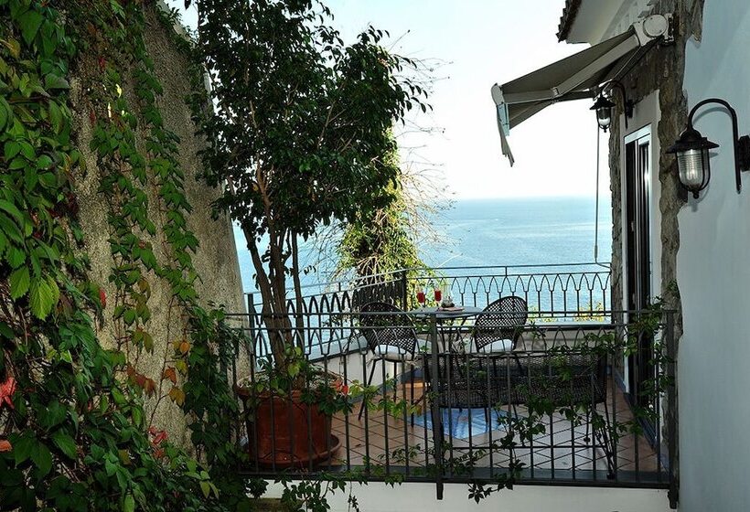 פנסיון E Poi....ravello