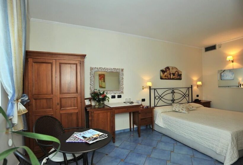 פנסיון E Poi....ravello