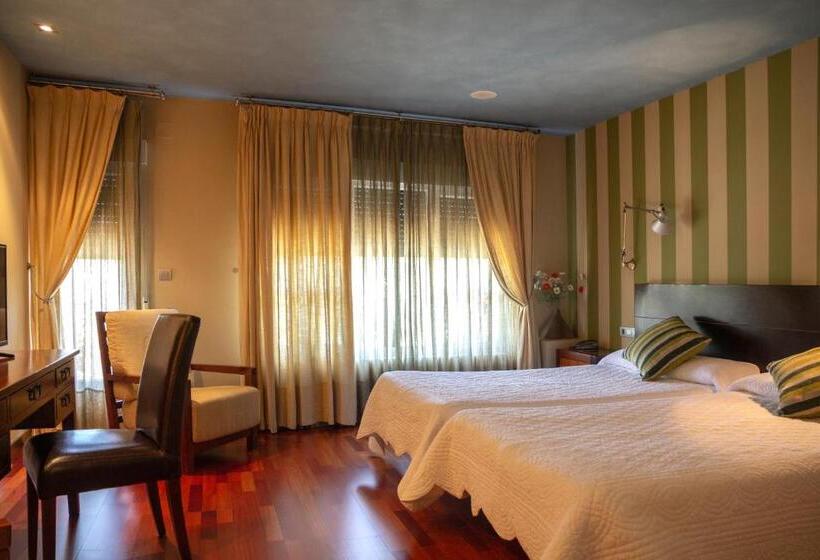 פנסיון Hostal Fuentefria