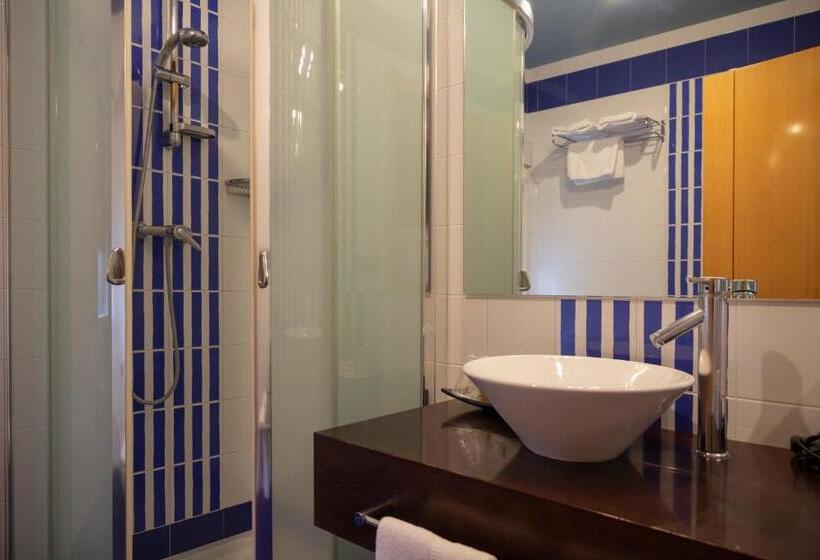 פנסיון Hostal Fuentefria