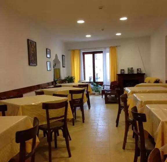 Pension P&r Hostals Codolar