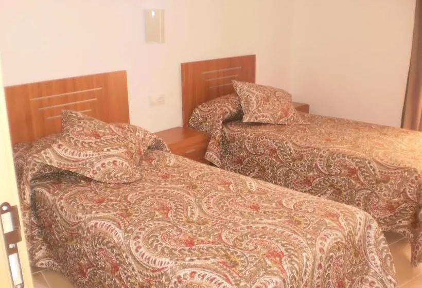 Pension P&r Hostals Codolar