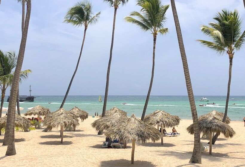 Las Terrazas Vip Pool Beach Club & Spa