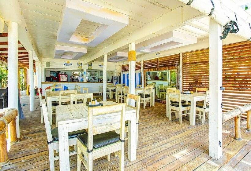 Las Terrazas Vip Pool Beach Club & Spa