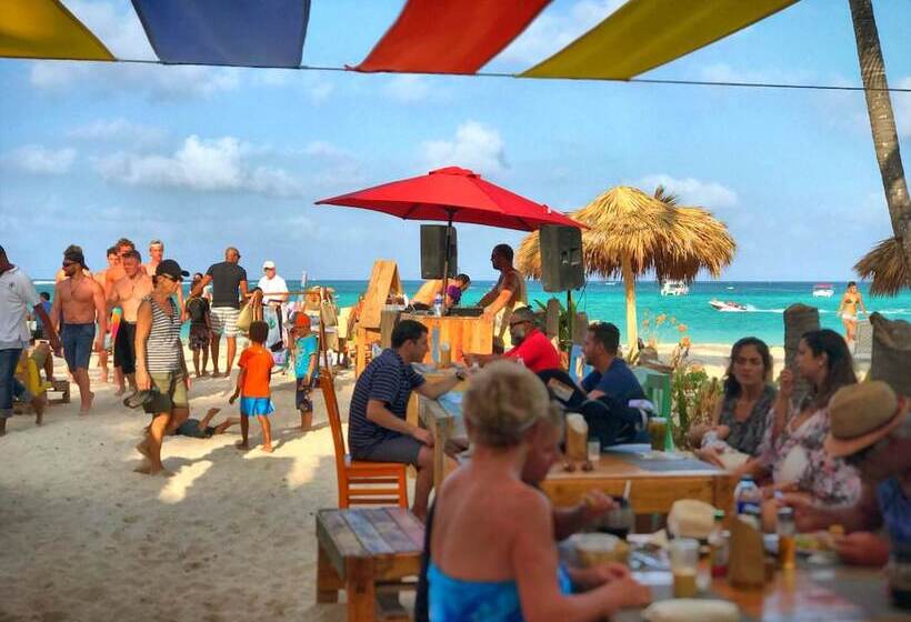 Las Terrazas Vip Pool Beach Club & Spa