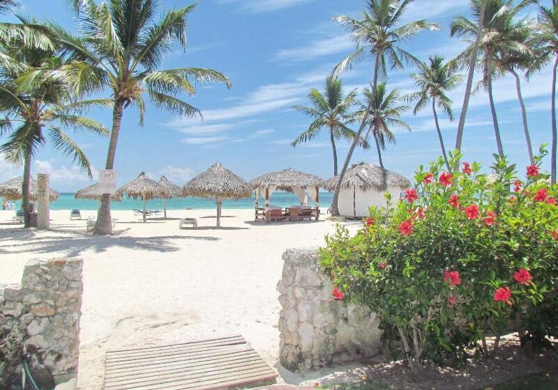 Las Terrazas Vip Pool Beach Club & Spa